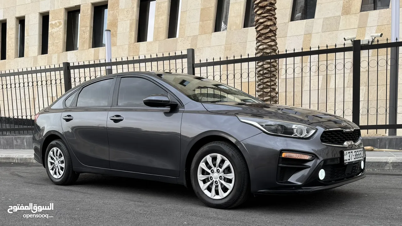 Kia cerato  Model :2019 94000 KM 1600CC Gearbox : automatic  Colour: Gary Inside :Black