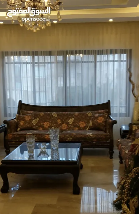 شقة مفروشة للبيع في ضاحية النخيل. رجم عميش.. عمر البناء 6 سنوات..سالم حبش للإسكان.