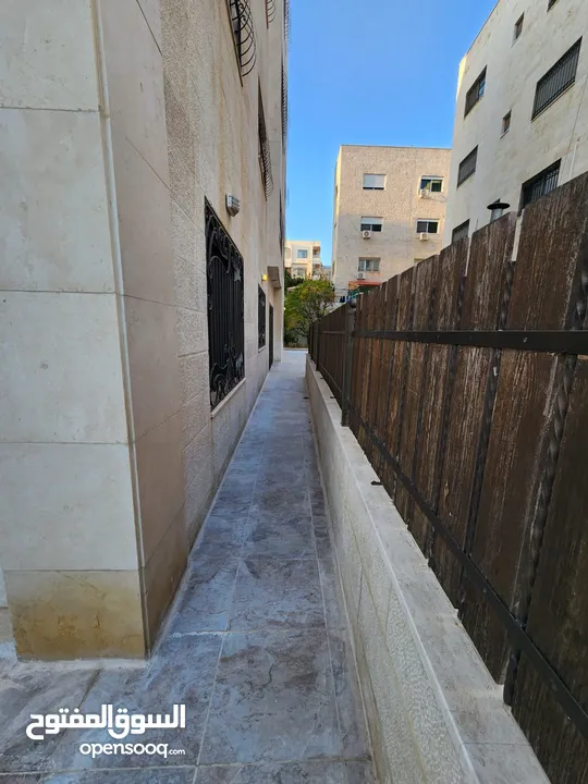 شقة فارغة للبيع في دير غبار  ref : 14242