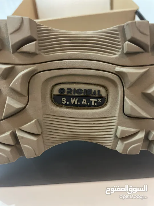 حذاء من شركه SWAT