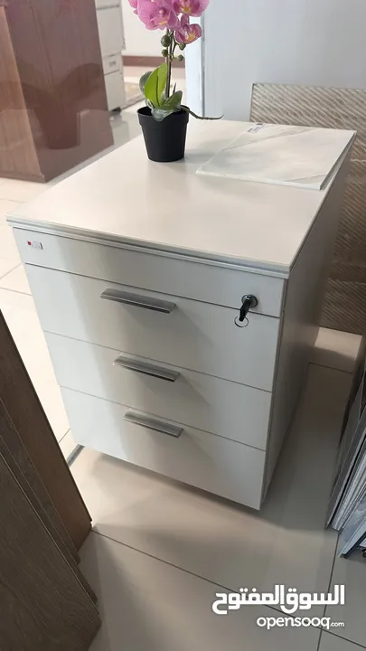 Pedestal drawers for sale