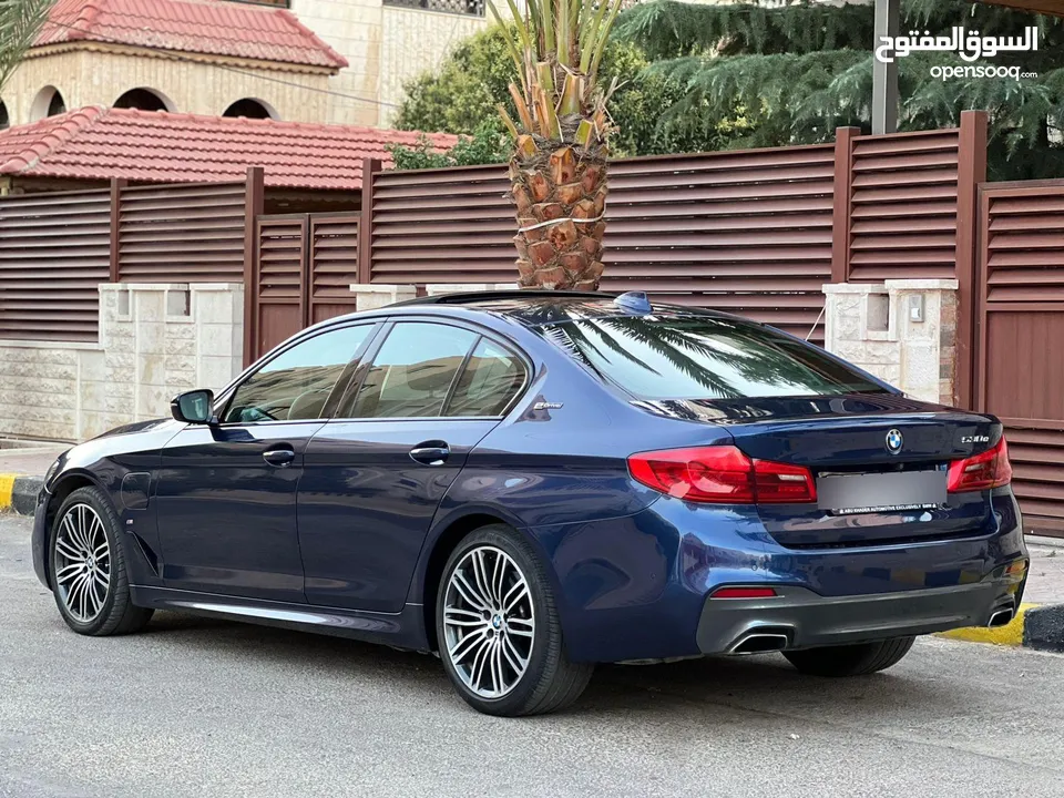 BMW 530e 2019 M sport package  Bought from dealership abo Khader 1 owner  Fully loaded 7 Jayed