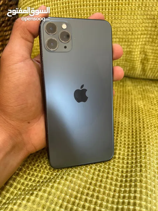 ايفون 11 pro max باحاله جيده جداا