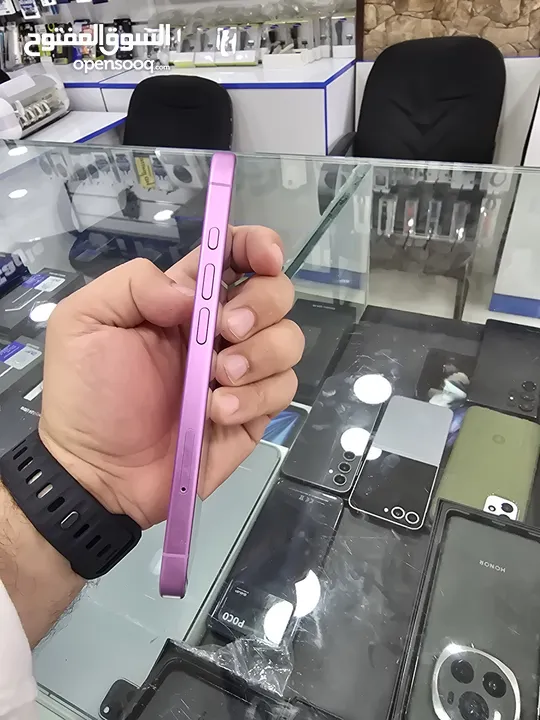iPhone 16 128 وارد الشرق الأوسط بسعر مميز