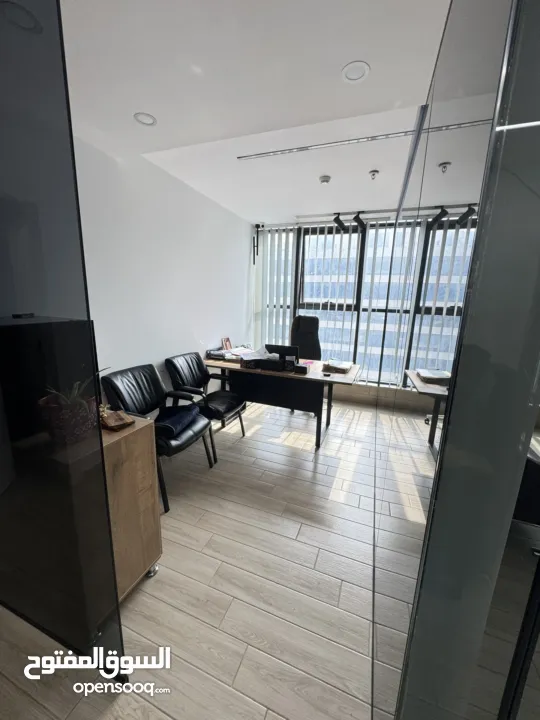 مكتب مميز للايجار  فيه مكيفات تصميم مودرن يصلح مكتب محاماة عيادة دكتور مكتب تصميم مكتب دعاية .. الخ