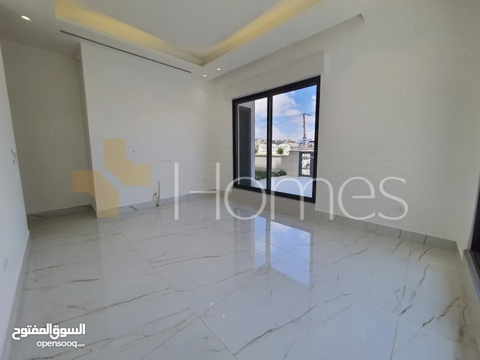 شقق ارضية مع مسبح و حديقة للبيع في رجم عميش بمساحة بناء240م