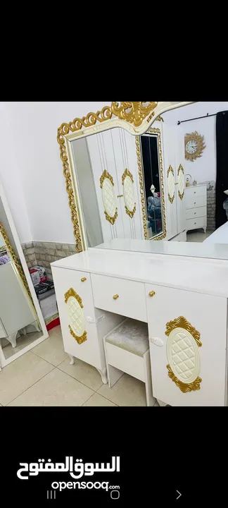 غرفة نوم دهان شبه جديدة