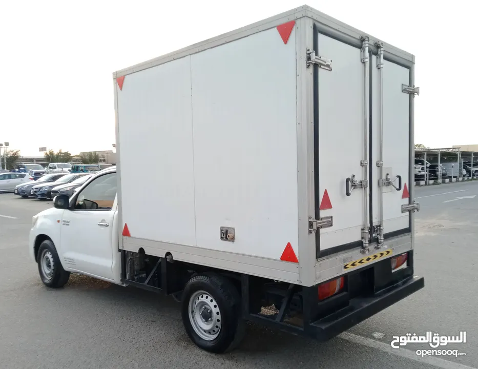 Toyota Hilux V4 2.7L(Meat fridge) Model2014