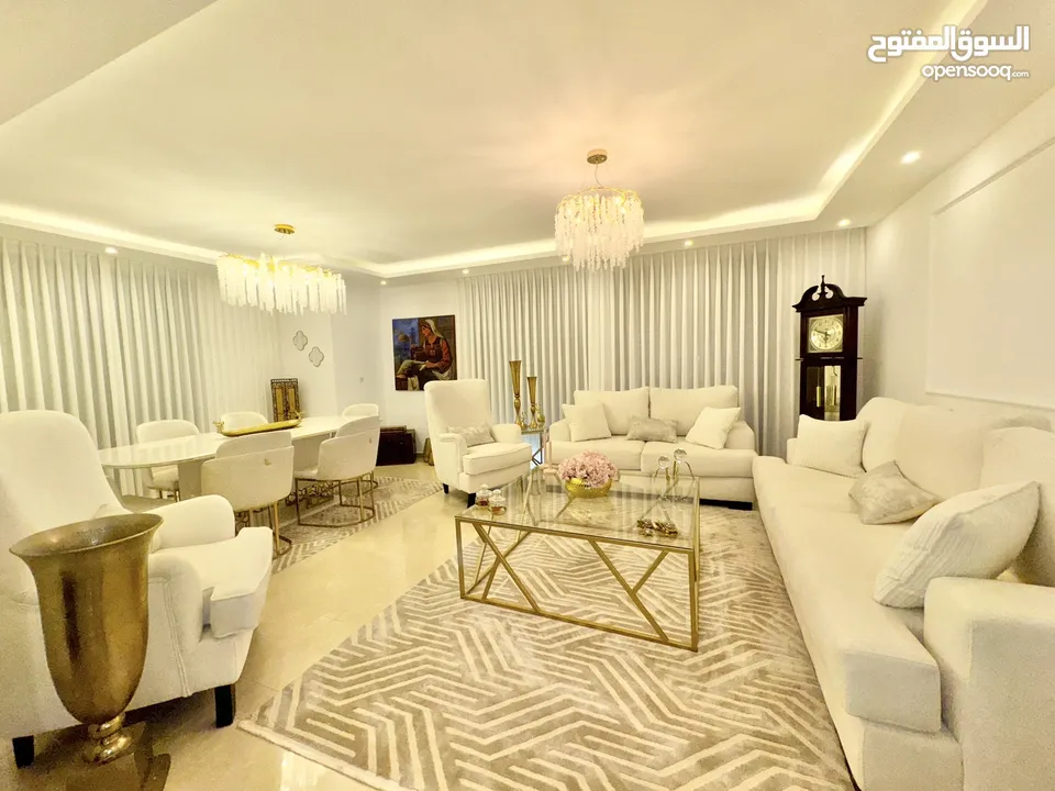 رووف للبيع مع عفش لقطة