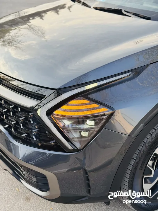 كيا سبورتاج هايبرد 2023 فل كامل مع بانوراما - باللون المميز والداخلية المميزة - والسعر المميز
