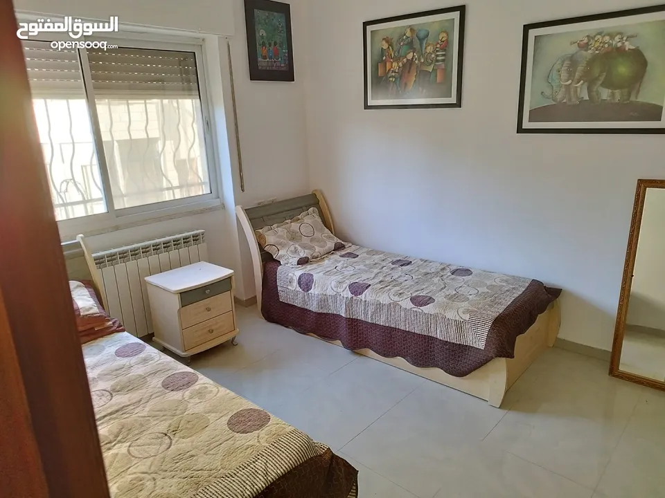 شقه مفروشه في عين منجد