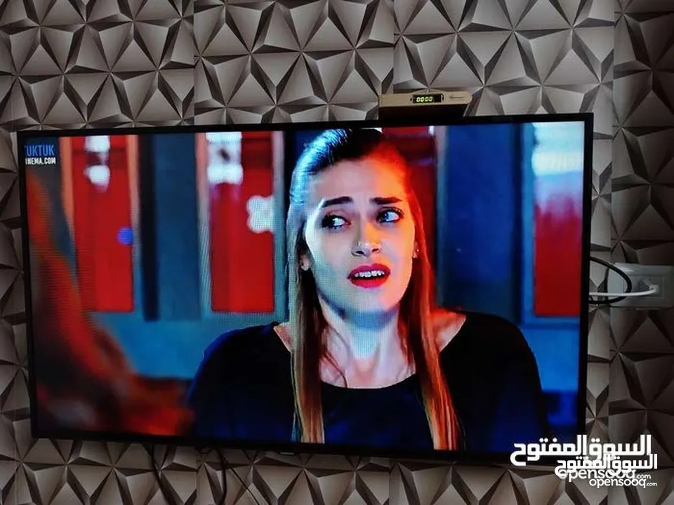 للبيع شاشه 32 رومو led عادي  استخدام شهر مع كل اغراضه الكرتونه مطلوب فيها من الاخر 30 ما فيها مجال ا