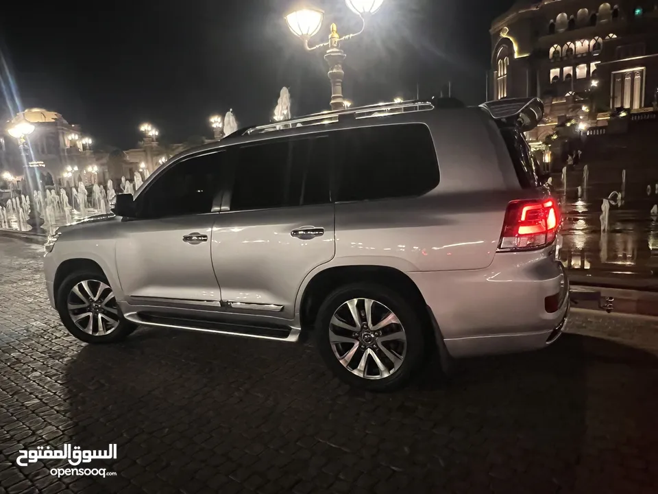 Toyota Land Cruiser Vxr 5.7 2016