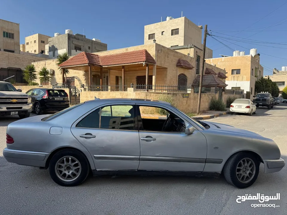 مرسيدس E200 موديل 1999