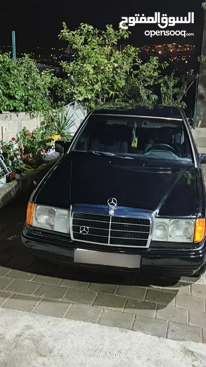 مرسيدس المميزة للبيع أو البدل  لـ E 200 موديل 1993 الطراز الرسمي Mercedes-Benz E E200 (W124)