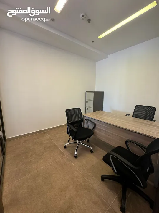 Furnished Office for Rent in 7th Circle - Al Hussaini Complex مكتب مفروش للايجار في مجمع الحسيني