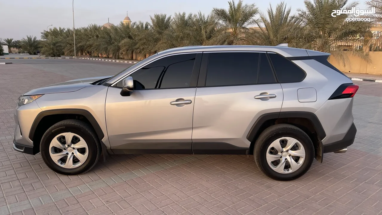 Rav4 LE 2022 (16,000 ممشى كيلومتر)