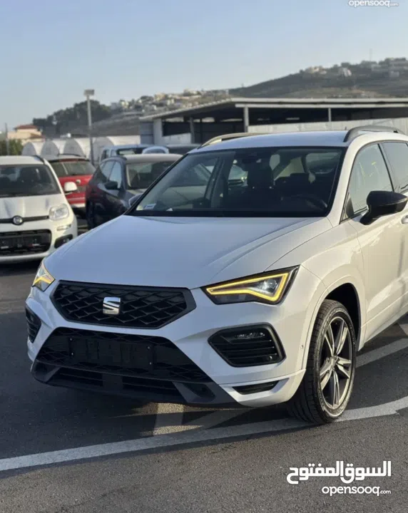 سيات أتيكا FR كاملة الإضافات محرك 1500 بنزين 150 حصان FR داخلي وخارجي كامل عداد. 30000 كم أصل ألماني