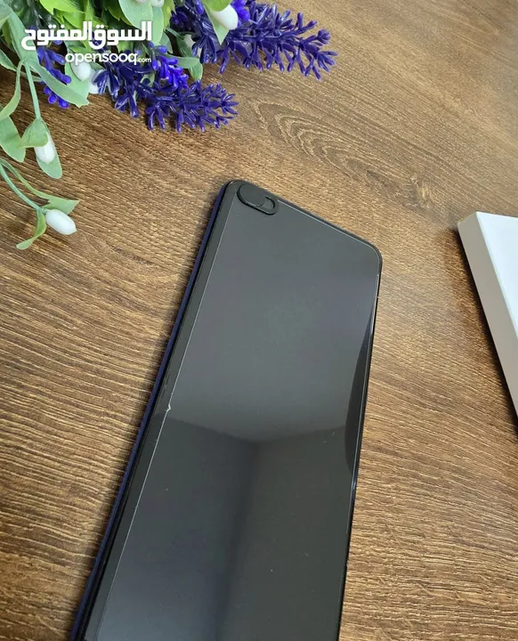 متوفر جهاز Xiaomi Mi 11 Lite بكرتونته مع كافة أغراضه مع هدية Air pods جديد