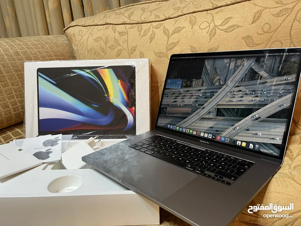Apple MacBook Pro 16“ Intel i9-9980HK 32GB 1 TB AMD Radeon Pro 5500M 4GB Touch Bar