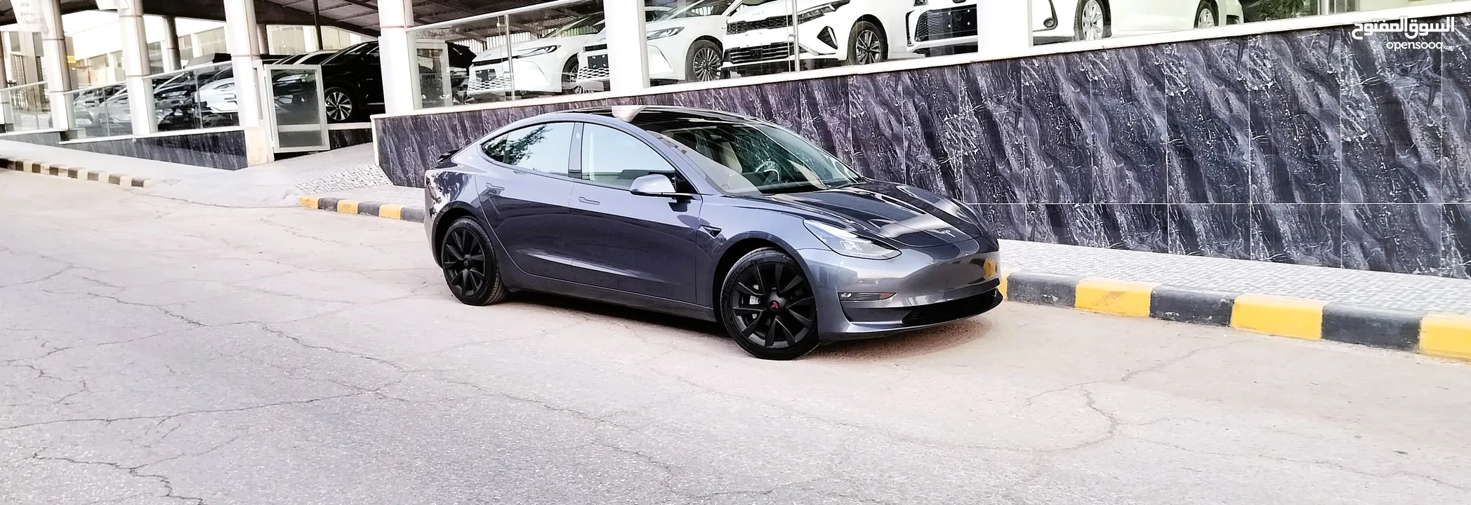 تيسلا 2023 MODEL 3 فحص كامل 4 جـيـد ممشى قليل 20 الف بحالة الوكالة لون فيراني مميز بسعر محرووق ولقطة