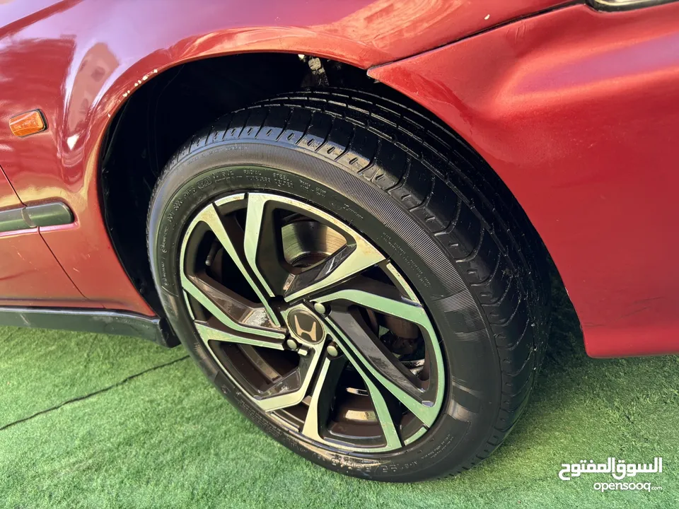 هوندا سيفيك تعتبر السياره في وضع جيد جدا من حيث حالتها القياديه  لا يوجد ضربات في الشصي