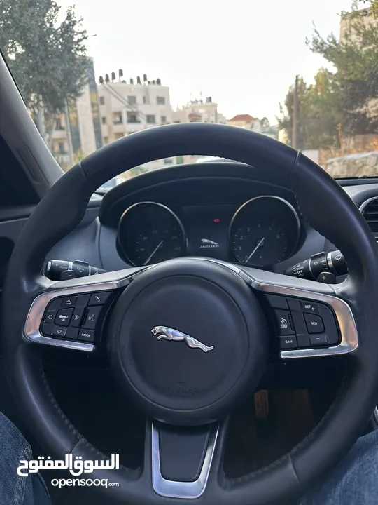 Jaguar XE 2018