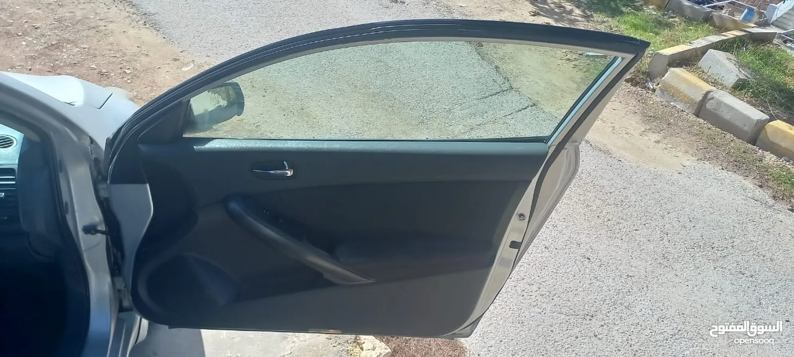 نيسان التيما كوبيه 2500cc
