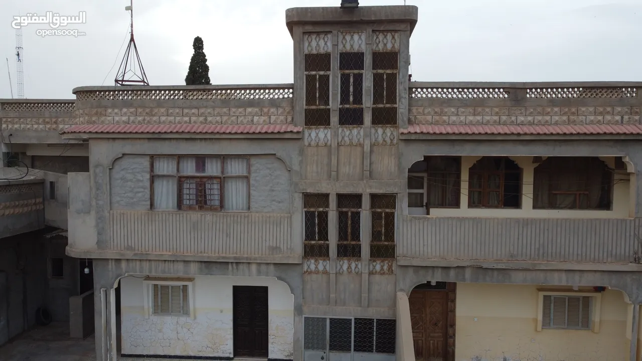 عقار تجاري سكني للبيع - مصراتة – تفرع شارع بنغازي - 1344م²