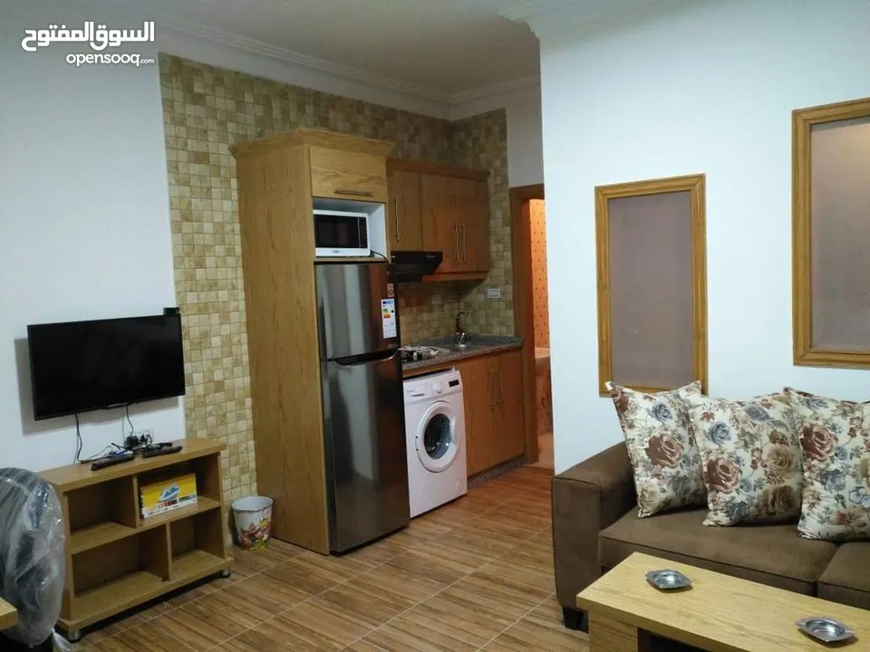 ستوديو للإيجار شارع الجامعه من المالك مباشرة