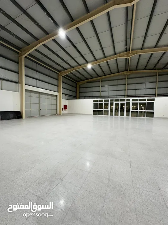 (مستودع جديد فاخر في الورسان 3، (دبي Luxurious Brand New Warehouse in Al Warsan 3, (Dubai)