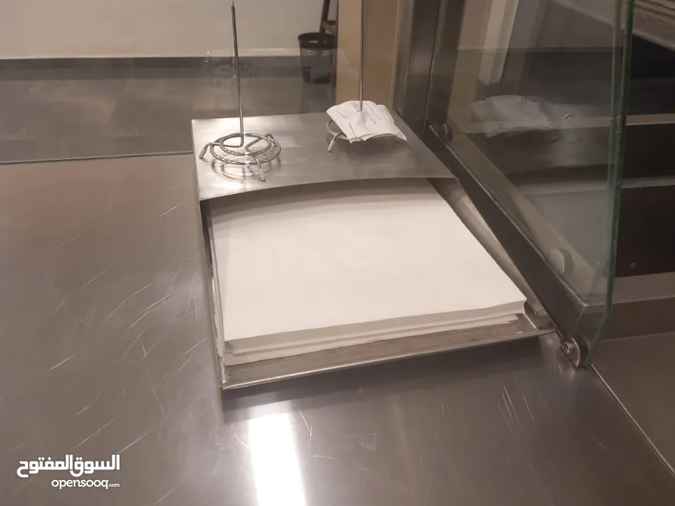 عدة مطعم مشاوي استعمال اقل شهر شبه جديد