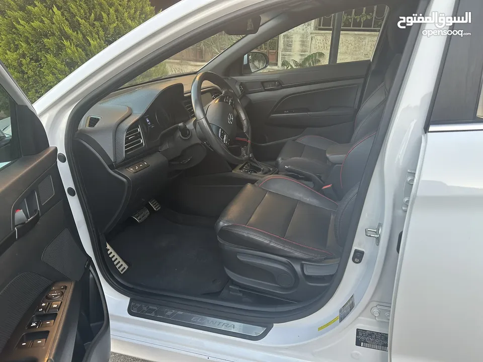 2019 Elentra Turbo.