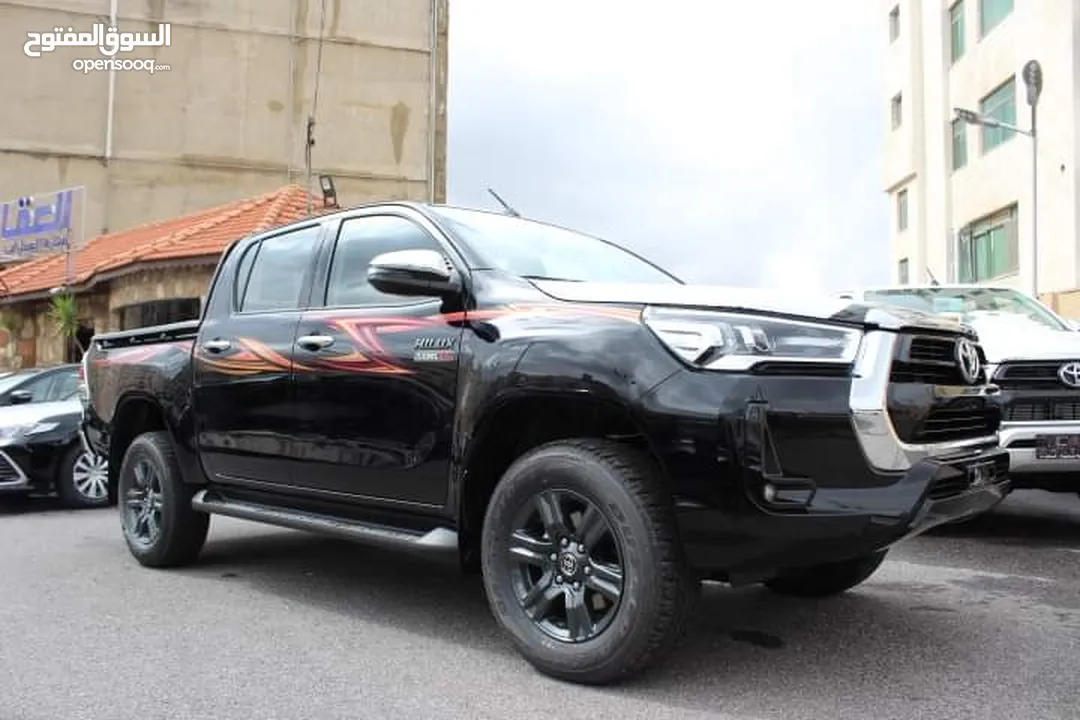 بيك اب Toyota Hilux 2023 كفالة الشركة