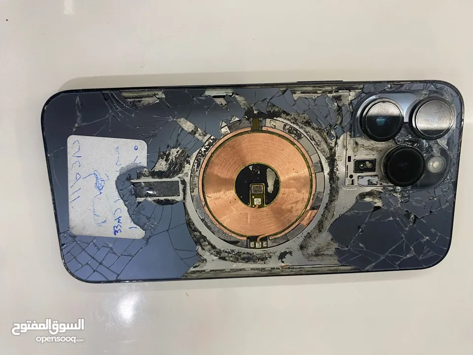 ايفون 14 برو ماكس بورد ضارب