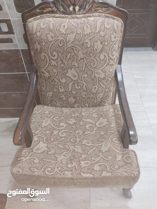 طقم كنب للبيع قابل للتفاوض