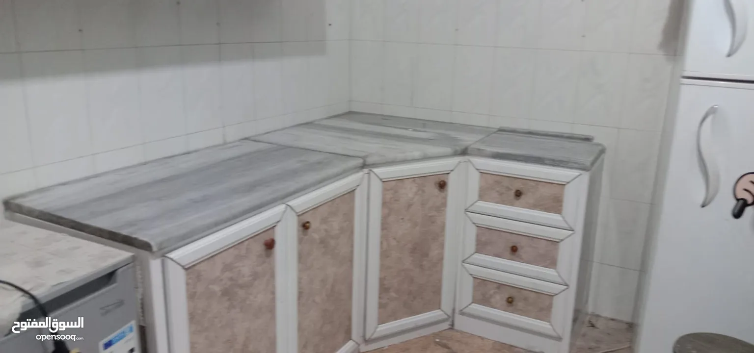 عاااالم المستعمل جميع انواع الشبابيك المنيوم والبوابالخشب والحديد والمطابخ