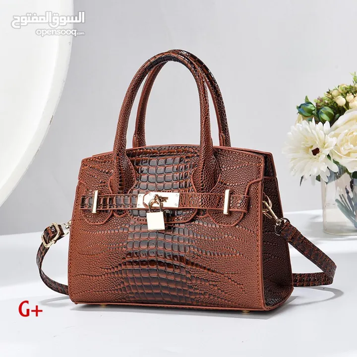 TRENDY CROCODIL* SKIN MODEL BAGS AVAILABLE FOR LOW PRICES.