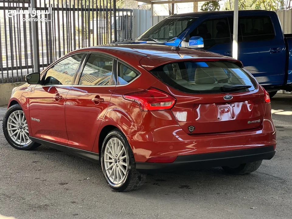 Ford Focus 2018  فل كامل فحص كامل كلين تايتل جمرك جديد