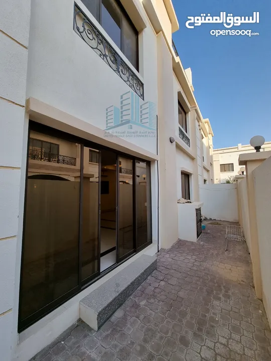 فيلا بمجمع سكني راقي Well Maintained 5+1 BR Complex Villa