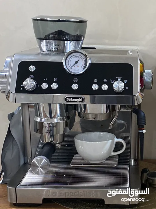 ماكينة صنع القهوة ديلونجي DeLonghi