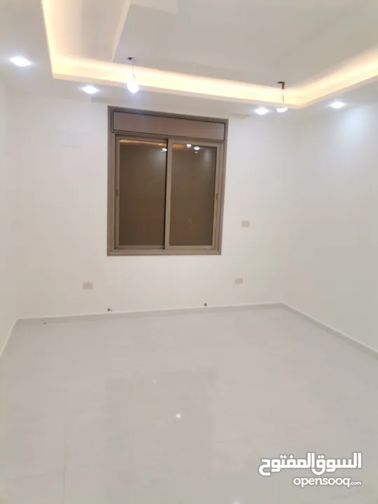 شقه 220 م دوبلكس مع رووف فاخره للبيع جنوب غرب دوار اللوازم لجامعه اليرموك