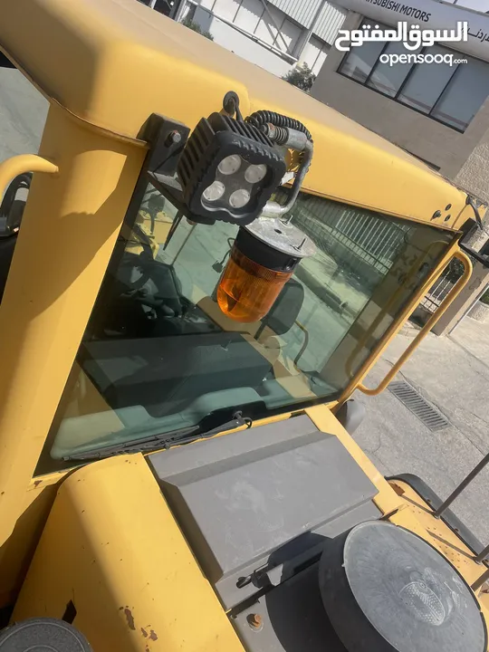جرافات عدد 2  Volvo F180 +Volvo E180