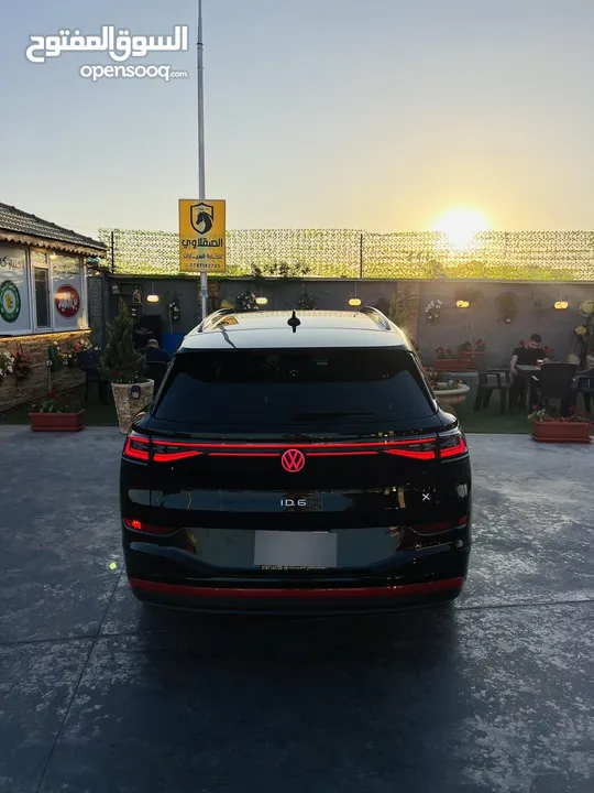 ‏Volkswagen ID6 black edition