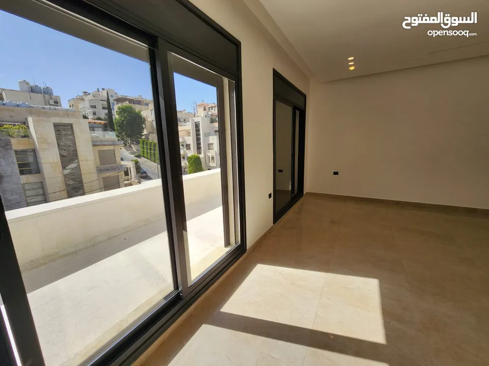 روف للبيع في عبدون  ref : 14328