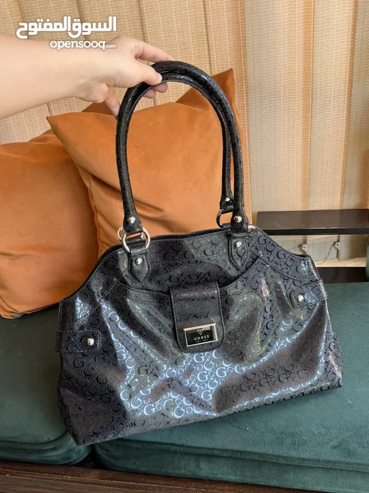 شنطة جيس مستعملة للبيع guess