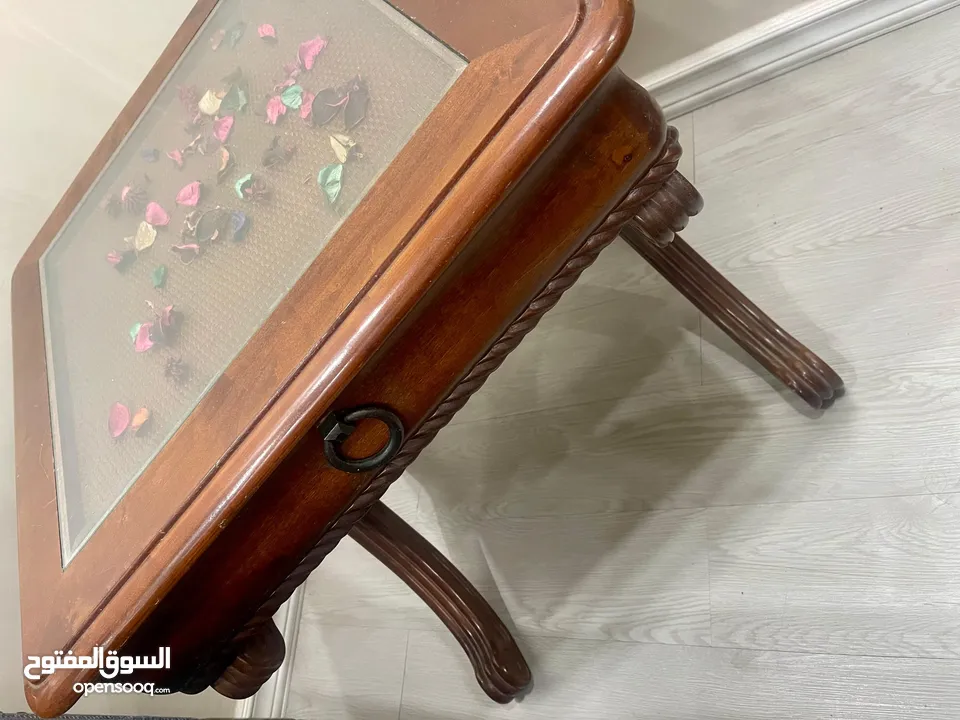 طقم كنبات مع طاولات