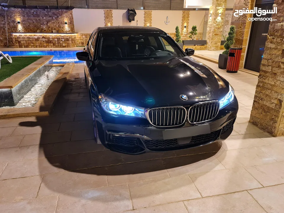 سيارة BMW 740e 2017