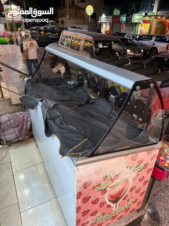 اعلان بيع عده محل عصائر