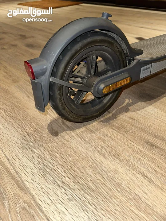 MI 3 electric scooter   سكوتر كهربائي للبيع